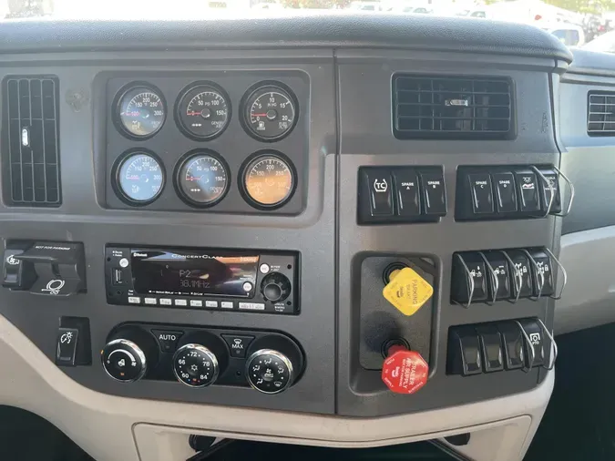2023 Peterbilt 579