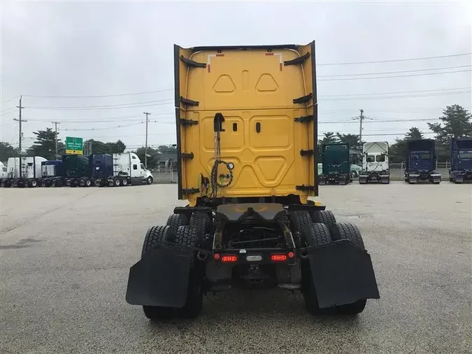 2020 FREIGHTLINER CA126