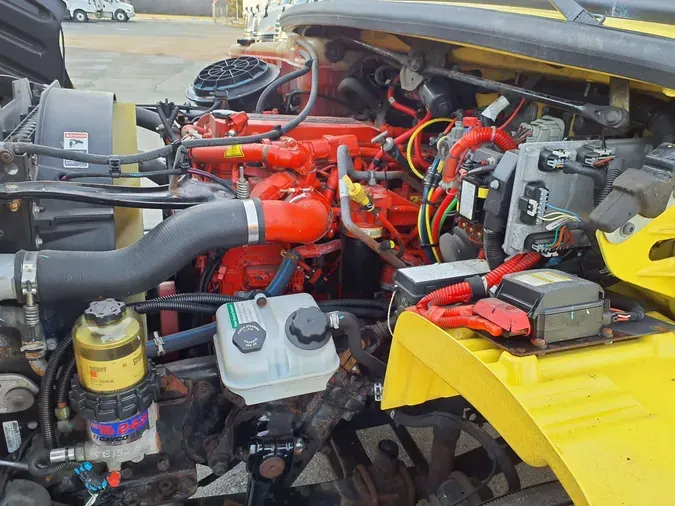 2017 FREIGHTLINER/MERCEDES M2 106