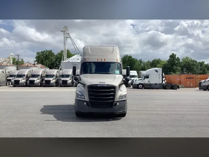 2025 Freightliner Cascadia 126e0fcf0164d3181fc0abc8b71963fa05a