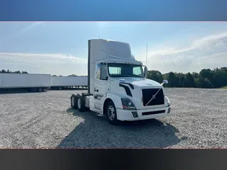 2017 Volvo VNL300