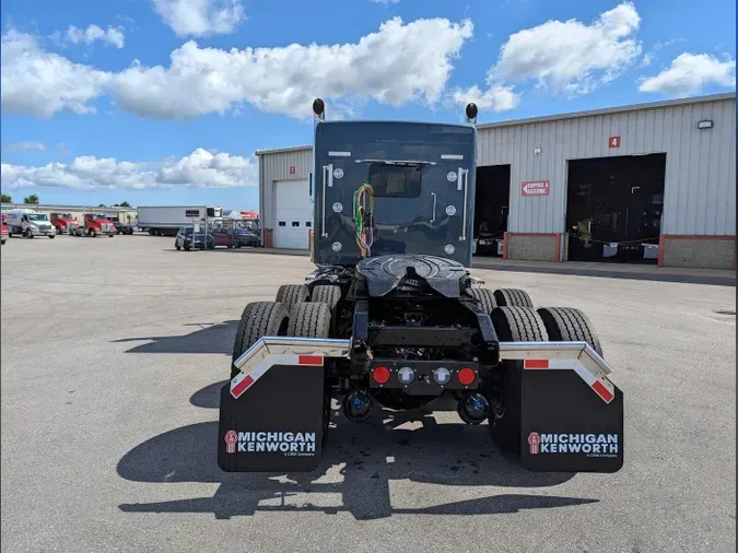 2025 Kenworth W900B