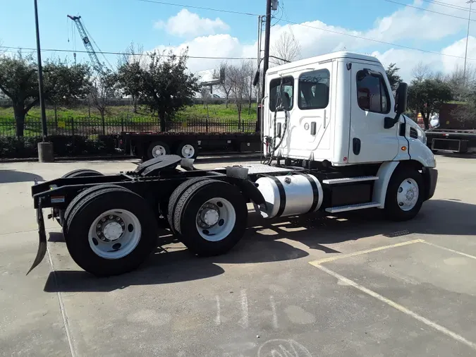 2017 FREIGHTLINER/MERCEDES CASCADIA PX11364ST