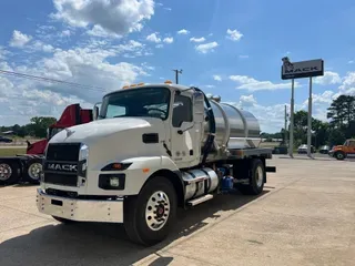 2025 MACK MD74