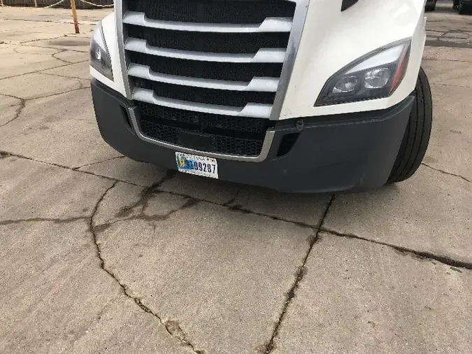 2018 Freightliner T12664ST