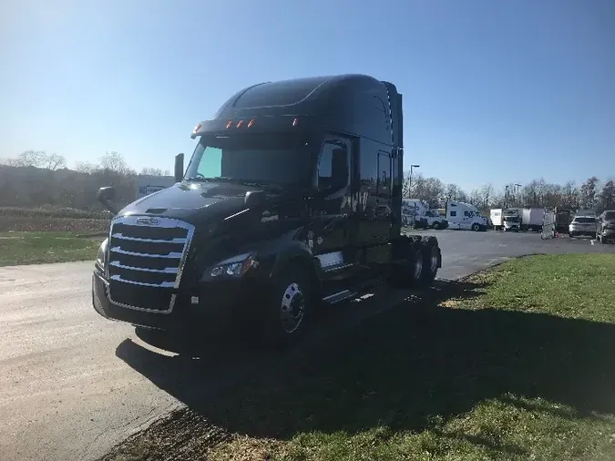 2019 Freightliner T12664ST