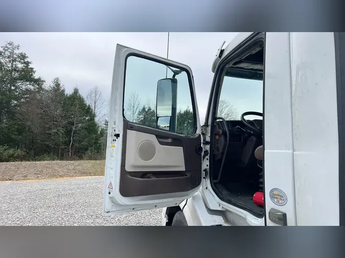 2018 Volvo VNL300