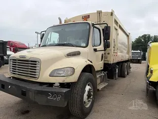 2012 FREIGHTLINER BUSINESS CLASS M2 106