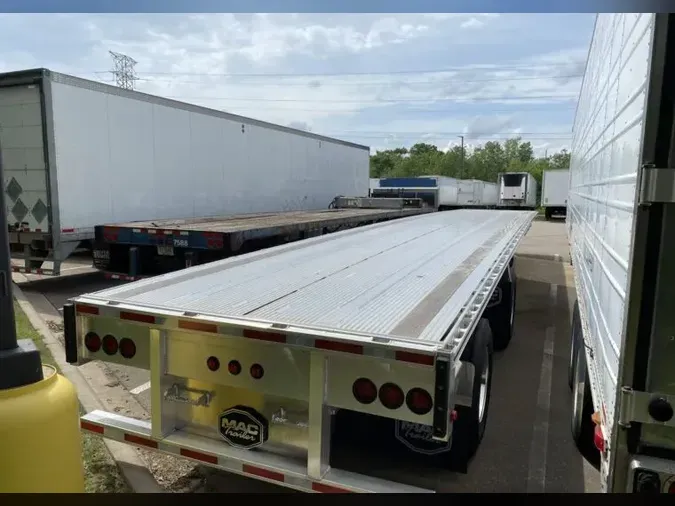 2024 Mac Trailers Flatbed