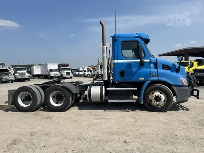 2016 FREIGHTLINER CASCADIA 113