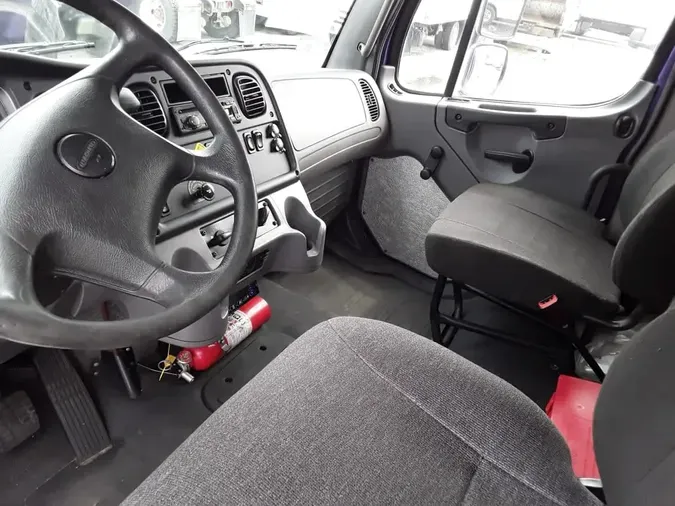 2016 FREIGHTLINER M2 106