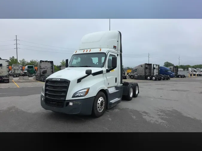 2020 Freightliner Cascadia 126