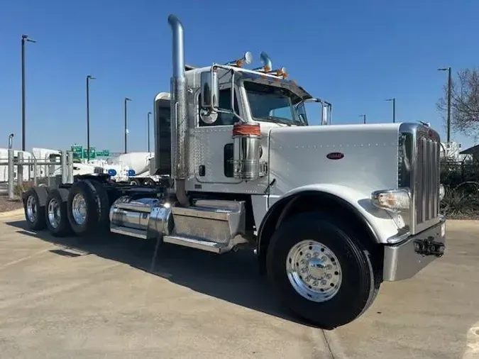 2021 Peterbilt 389