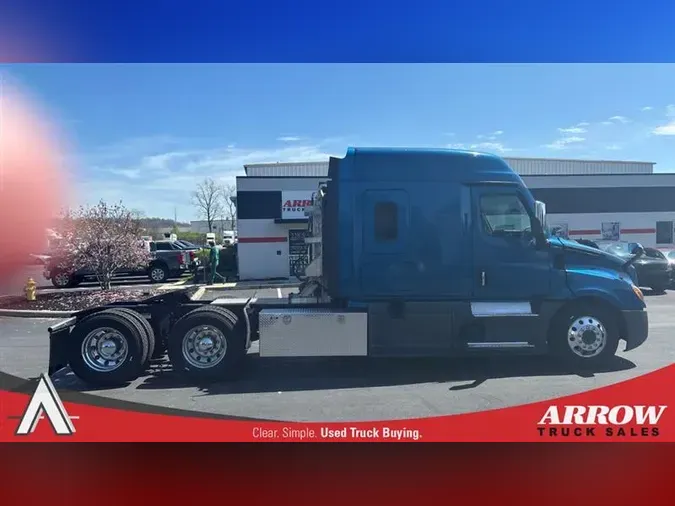 2021 FREIGHTLINER CA126