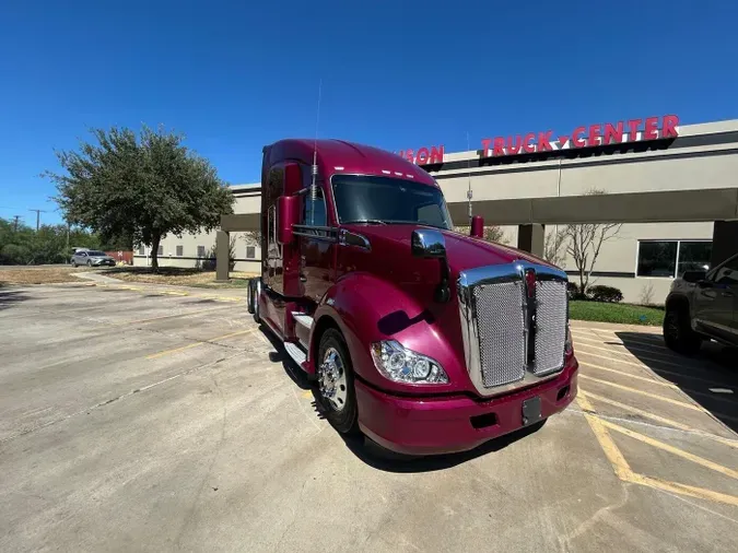 2022 Kenworth T680