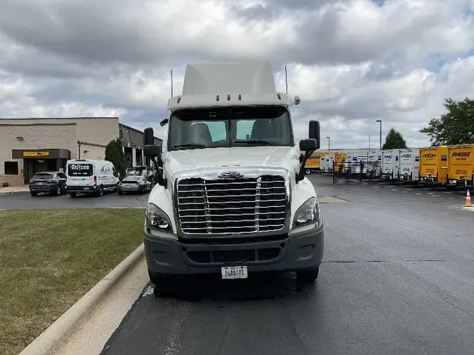 2017 Freightliner X12564ST