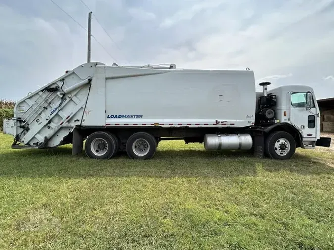 2012 PETERBILT 320