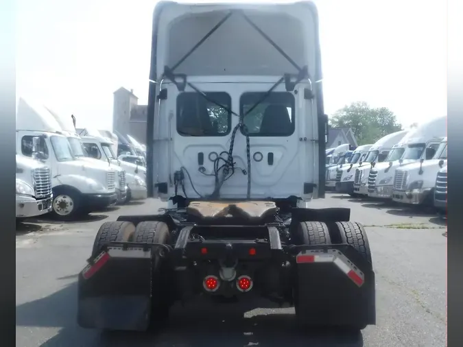 2019 FREIGHTLINER NEW CASCADIA 126
