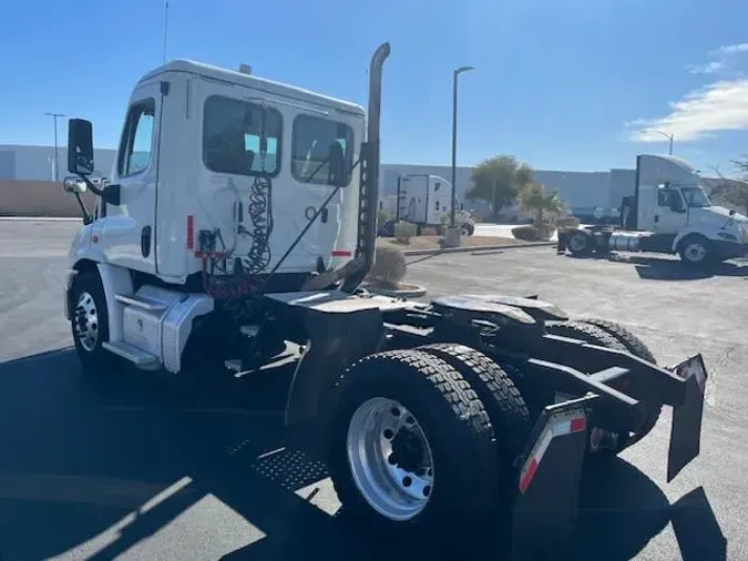 2018 FREIGHTLINER/MERCEDES CASCADIA 113