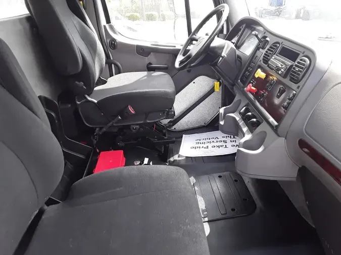 2019 FREIGHTLINER/MERCEDES M2 106