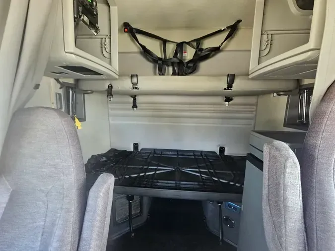 2020 VOLVO VNR64T-640