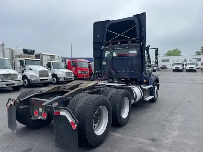 2017 FREIGHTLINER M2-112