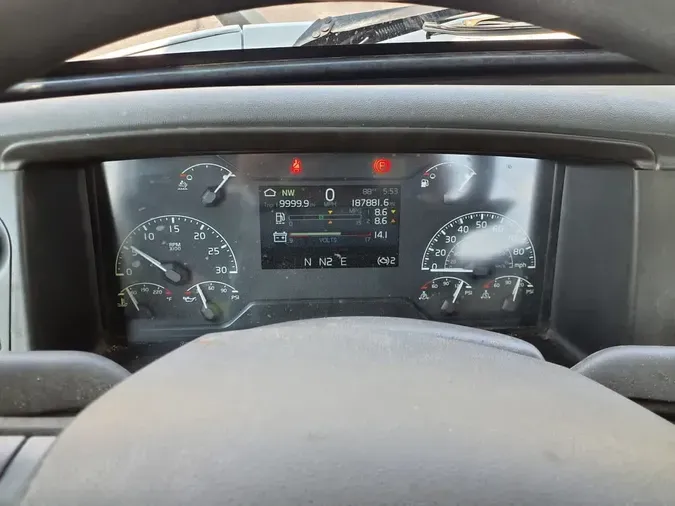 2020 VOLVO VNR42T 300