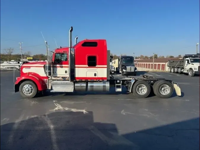 2018 Kenworth W900