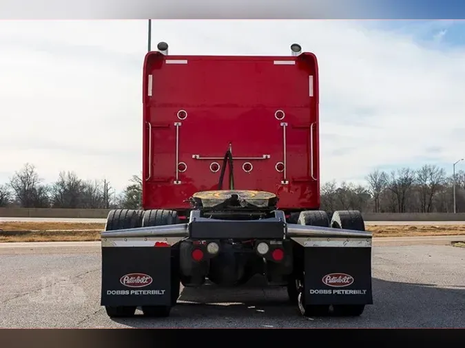 2019 PETERBILT 389