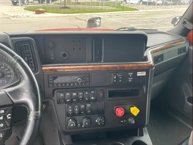 2022 International LT625