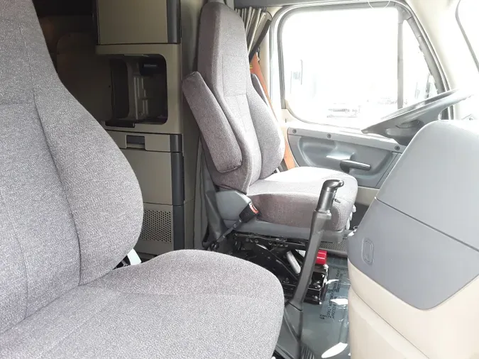 2018 FREIGHTLINER/MERCEDES CASCADIA 125