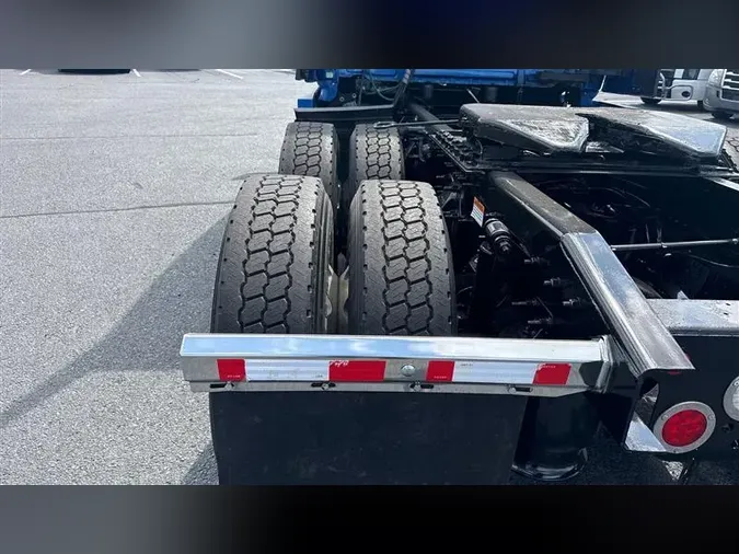 2021 FREIGHTLINER CA126