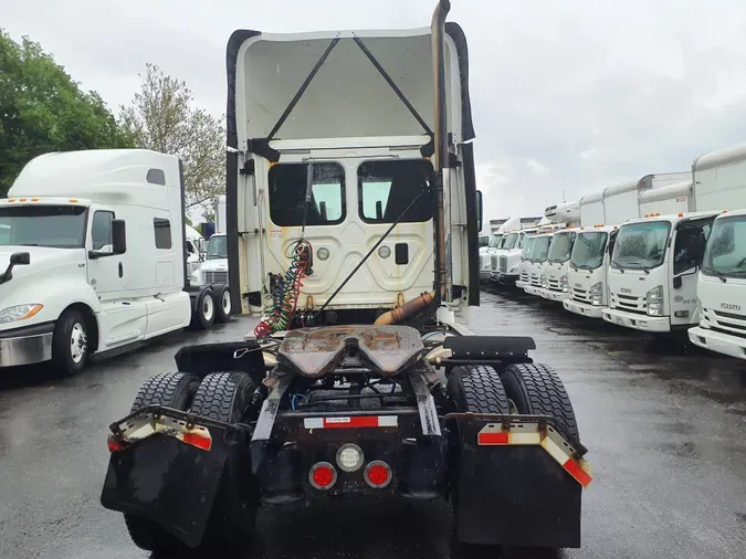 2015 FREIGHTLINER/MERCEDES CASCADIA 113