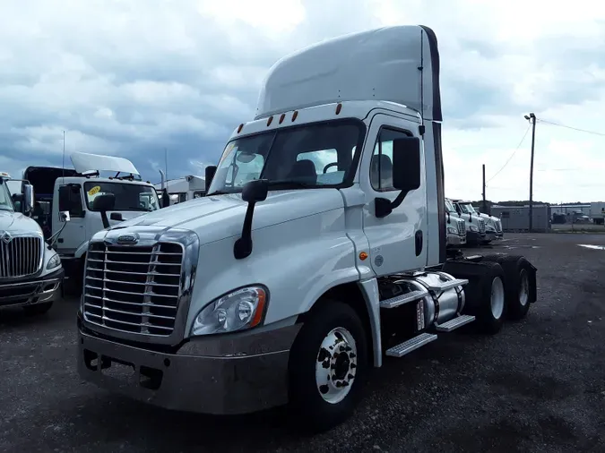 2017 FREIGHTLINER/MERCEDES CASCADIA 125e13d9ebf578228f7bb14e778efac43fa