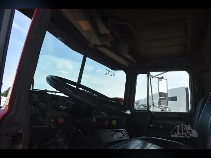1993 MACK RD688S