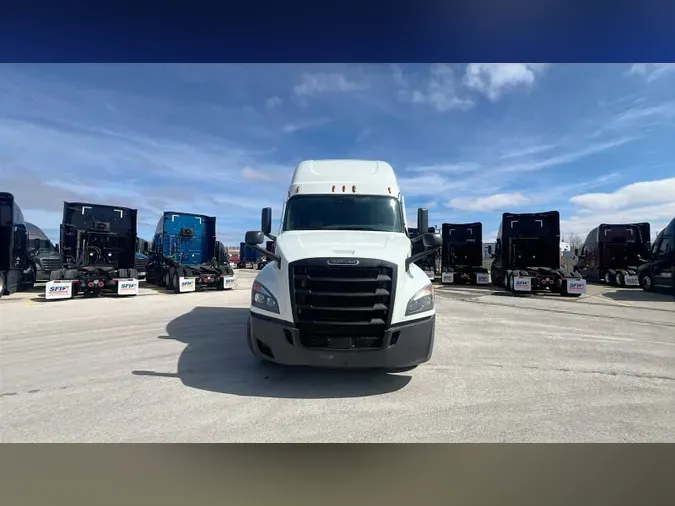 2021 Freightliner Cascadia 126