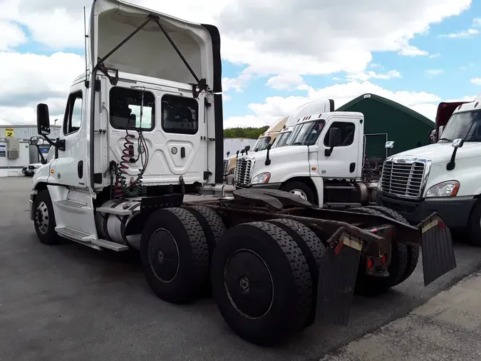 2018 FREIGHTLINER/MERCEDES CASCADIA 125