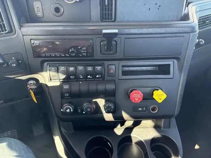 2019 NAVISTAR INTERNATIONAL LT625 DAYCAB T/Ae150132858916b01ac6cc16ccee5d740