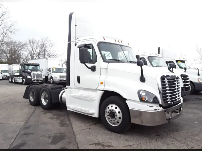 2019 FREIGHTLINER/MERCEDES CASCADIA 125