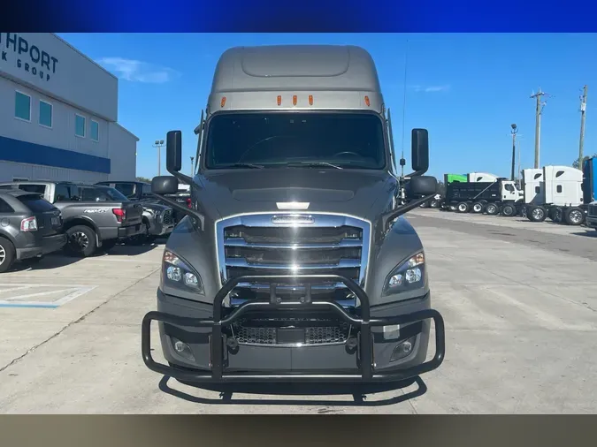 2022 Freightliner Cascadia 126