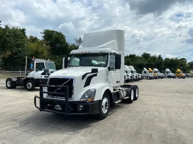 2018 Volvo VNL64300