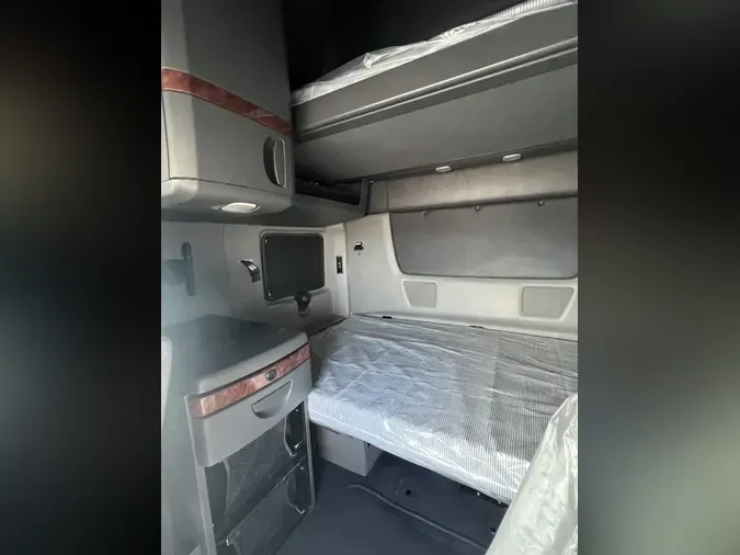 2020 INTERNATIONAL LT