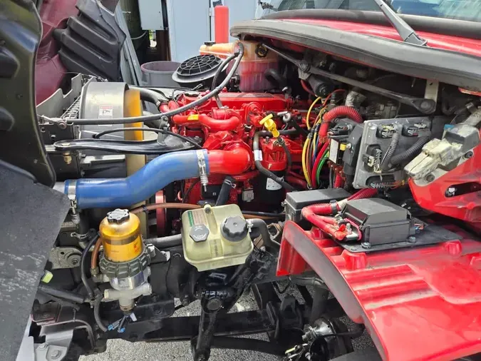 2018 FREIGHTLINER M2 106
