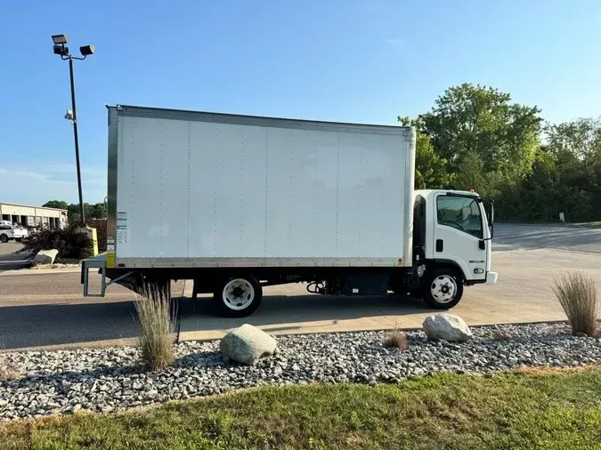 2022 Isuzu NPR-XD