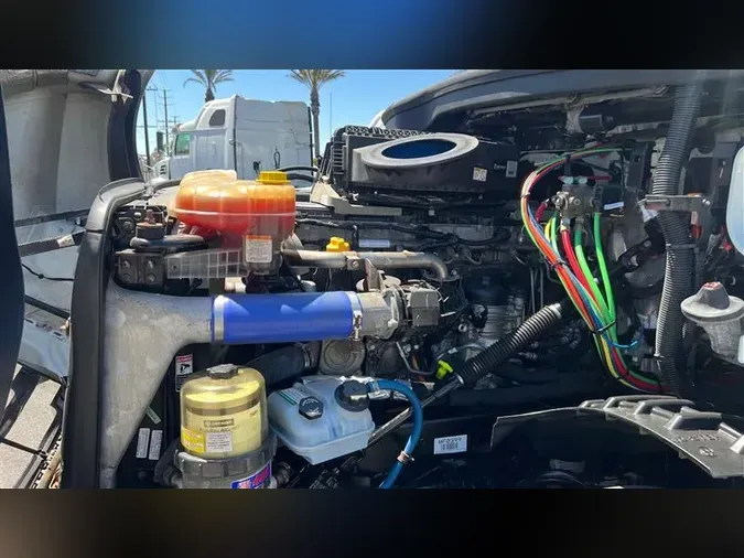 2020 FREIGHTLINER CA126
