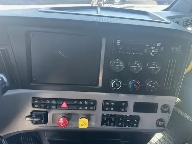 2021 Freightliner Cascadiae16641feb3894a62d766f013ad4b7a72