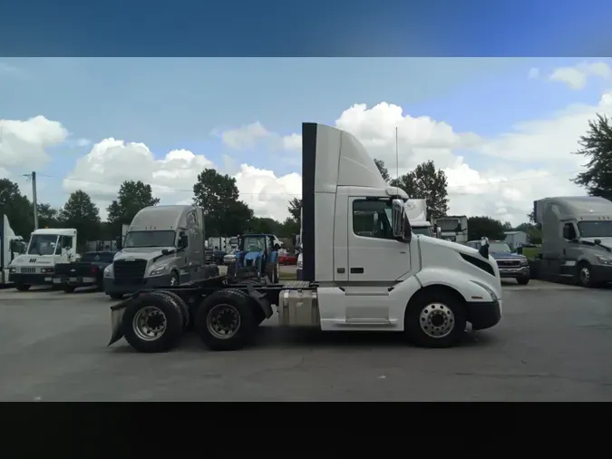 2020 Volvo VNL300
