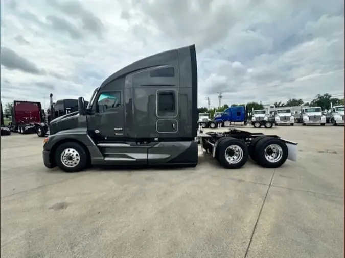 2025 Kenworth T680