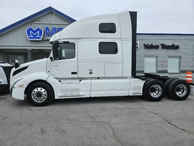 2022 VOLVO VNL64T860