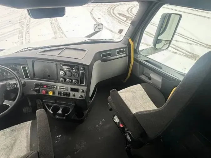 2022 Freightliner Cascadia 126